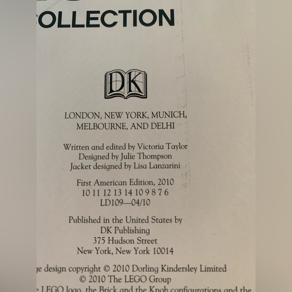 Rare♥️NWTs ultimate minifigure Lego sticker book 2010♥️ - Picture 12 of 12